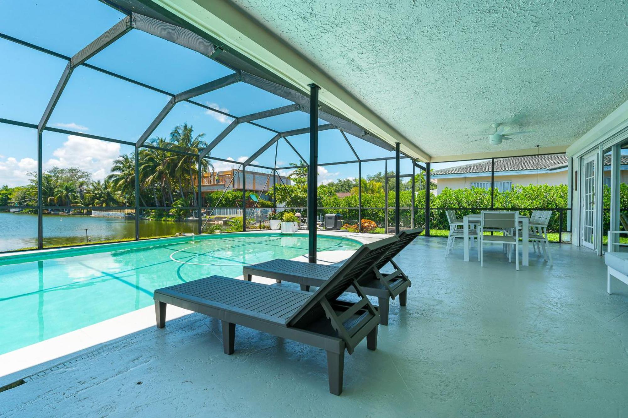 Waterfront Pool & Amazing Location - Wow Casa vacanze