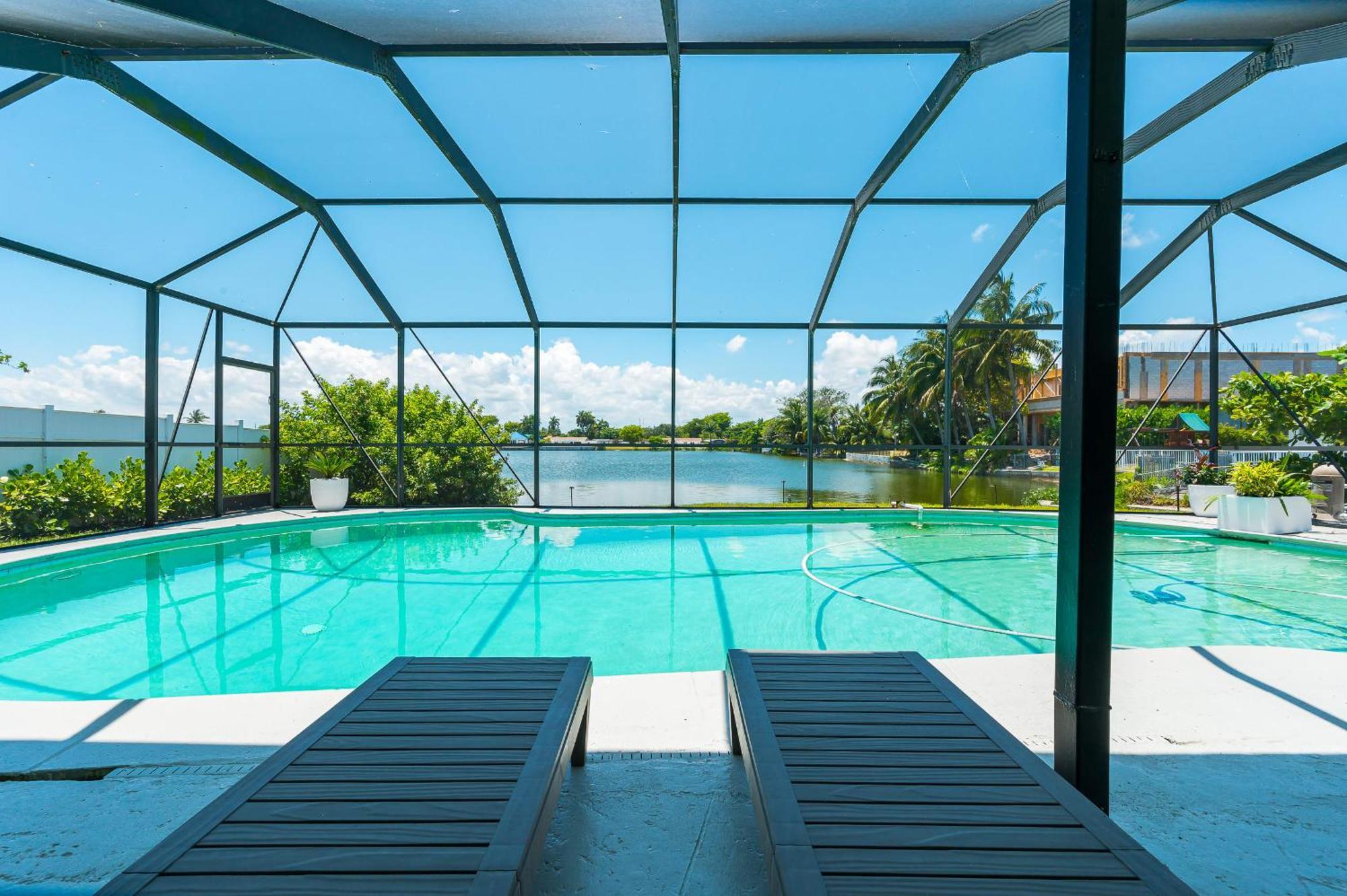 Holiday home Waterfront Pool & Amazing Location - Wow Miami
